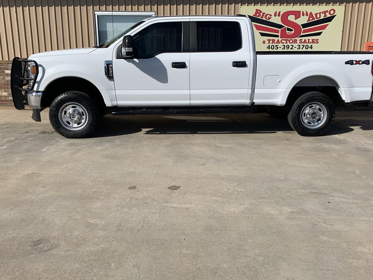 Ford Super Duty F-250 SRW XL 4WD Crew Cab 8' Box 2022