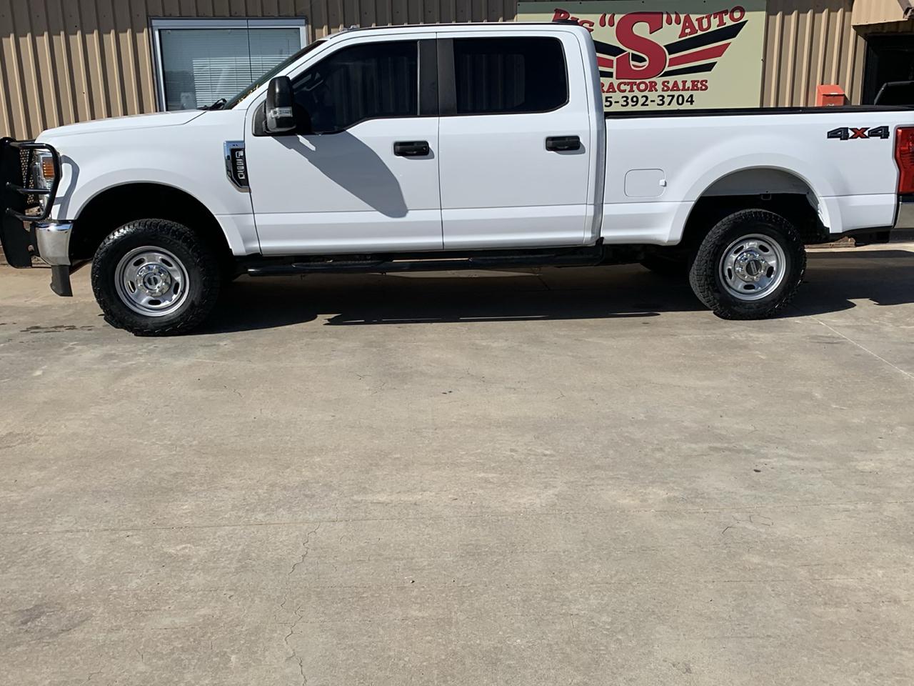 Ford Super Duty F-250 SRW XL 4WD Crew Cab 8' Box 2022