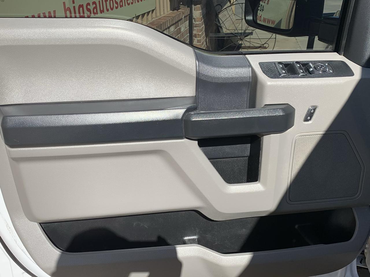 Ford Super Duty F-250 SRW XL 4WD Crew Cab 8' Box 2022