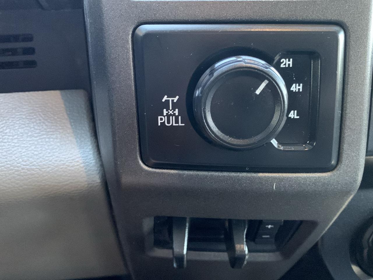 Ford Super Duty F-250 SRW XL 4WD Crew Cab 8' Box 2022
