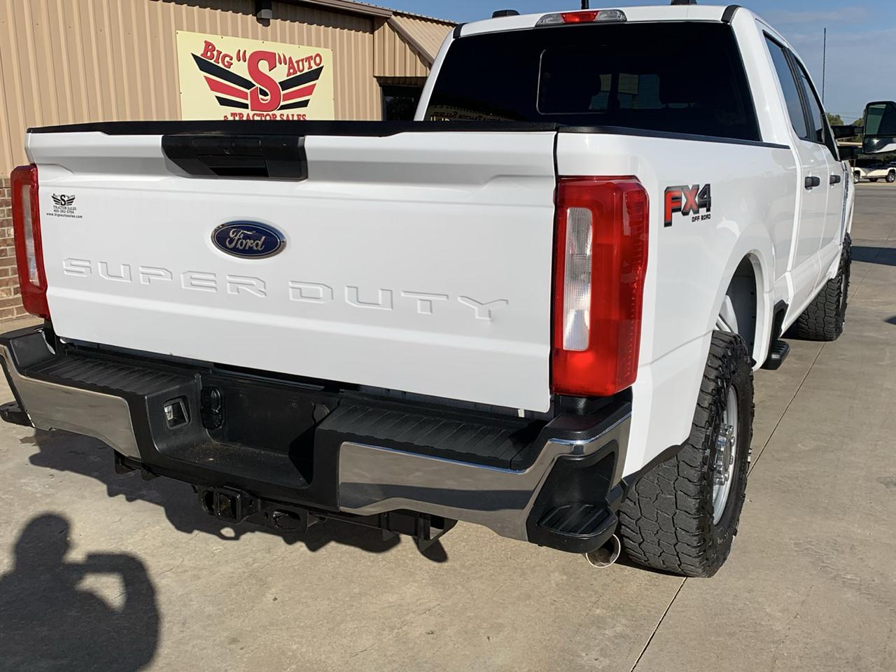 Ford Super Duty F-250 SRW XL 4WD Crew Cab 6.75' Box 2023