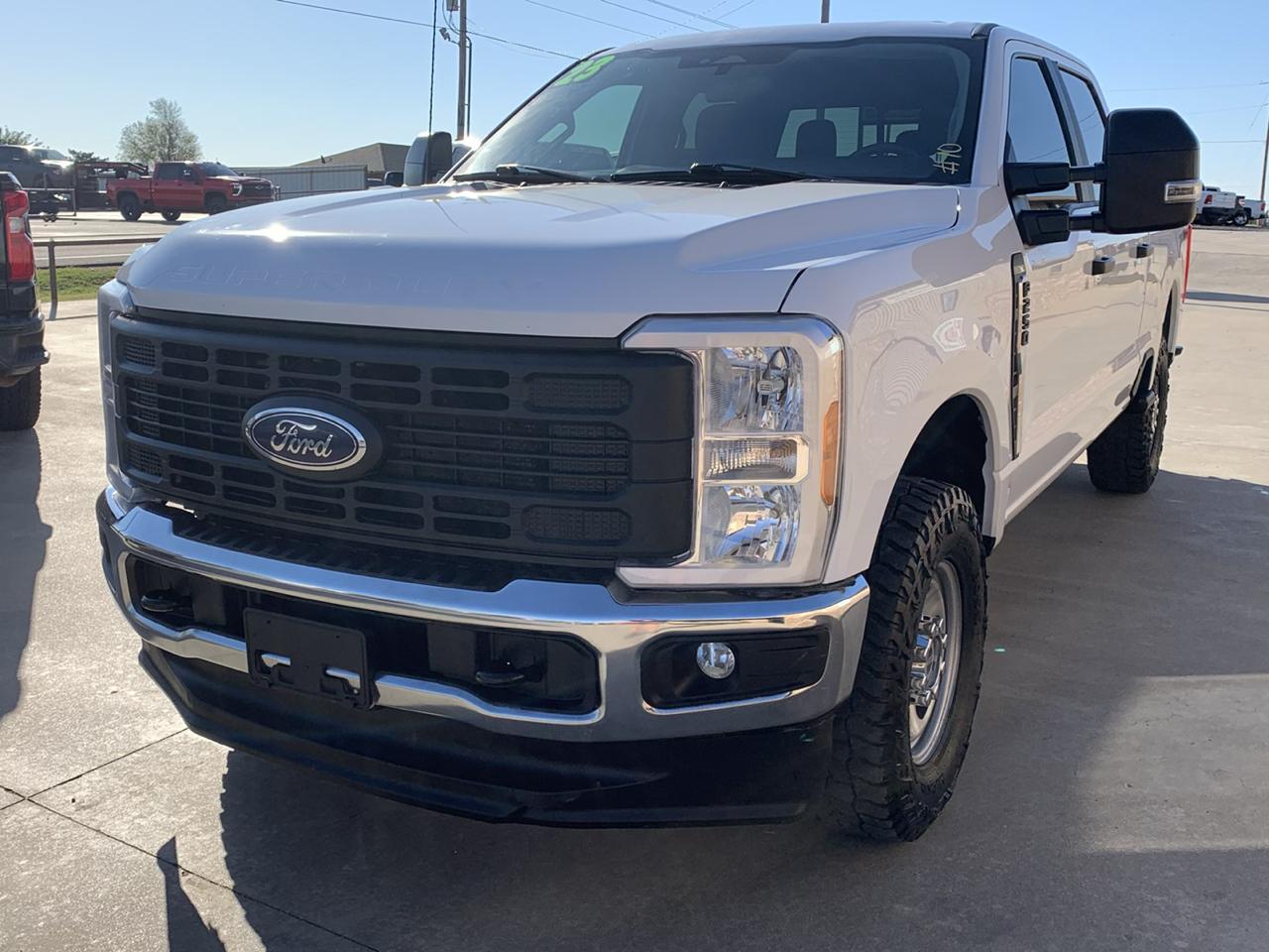 Ford Super Duty F-250 SRW XL 4WD Crew Cab 6.75' Box 2023