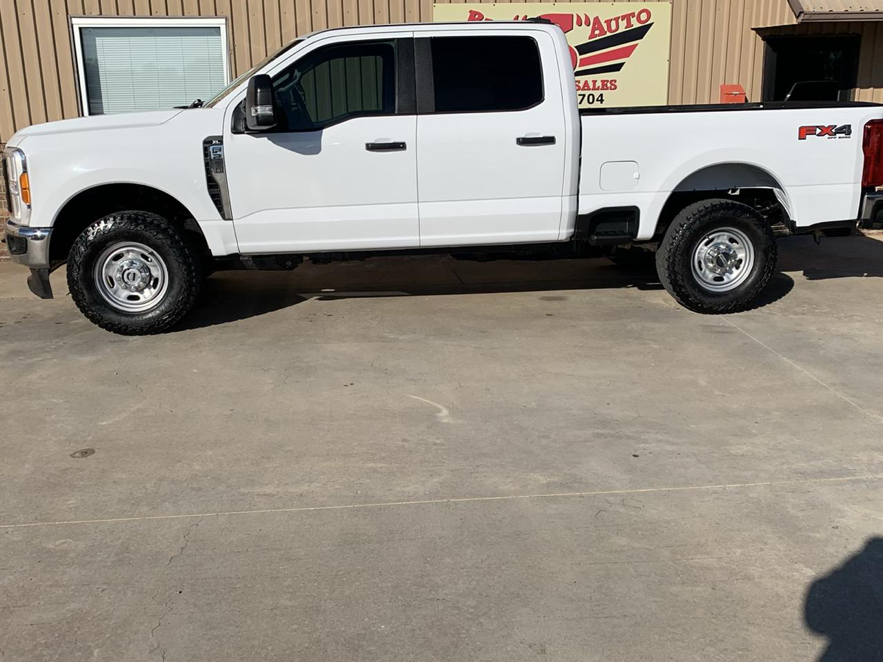 Ford Super Duty F-250 SRW XL 4WD Crew Cab 6.75' Box 2023