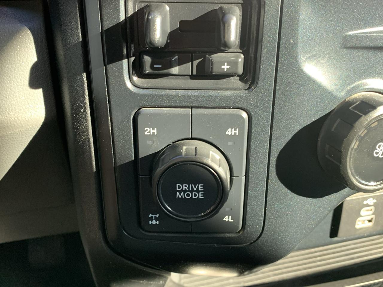 Ford Super Duty F-250 SRW XL 4WD Crew Cab 6.75' Box 2023