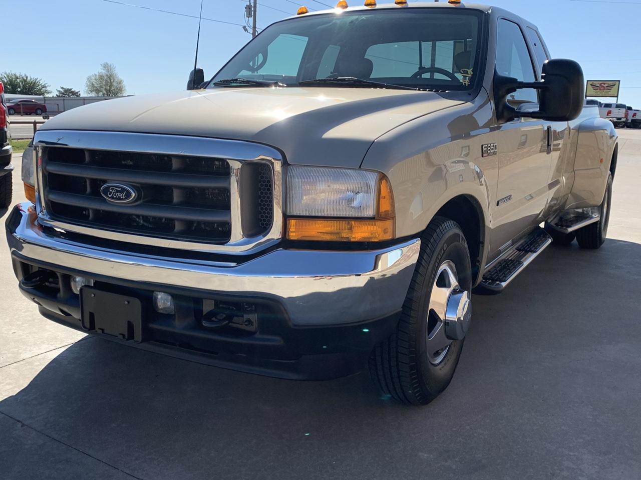 Ford Super Duty F-350 DRW Supercab 158" Lariat 2001