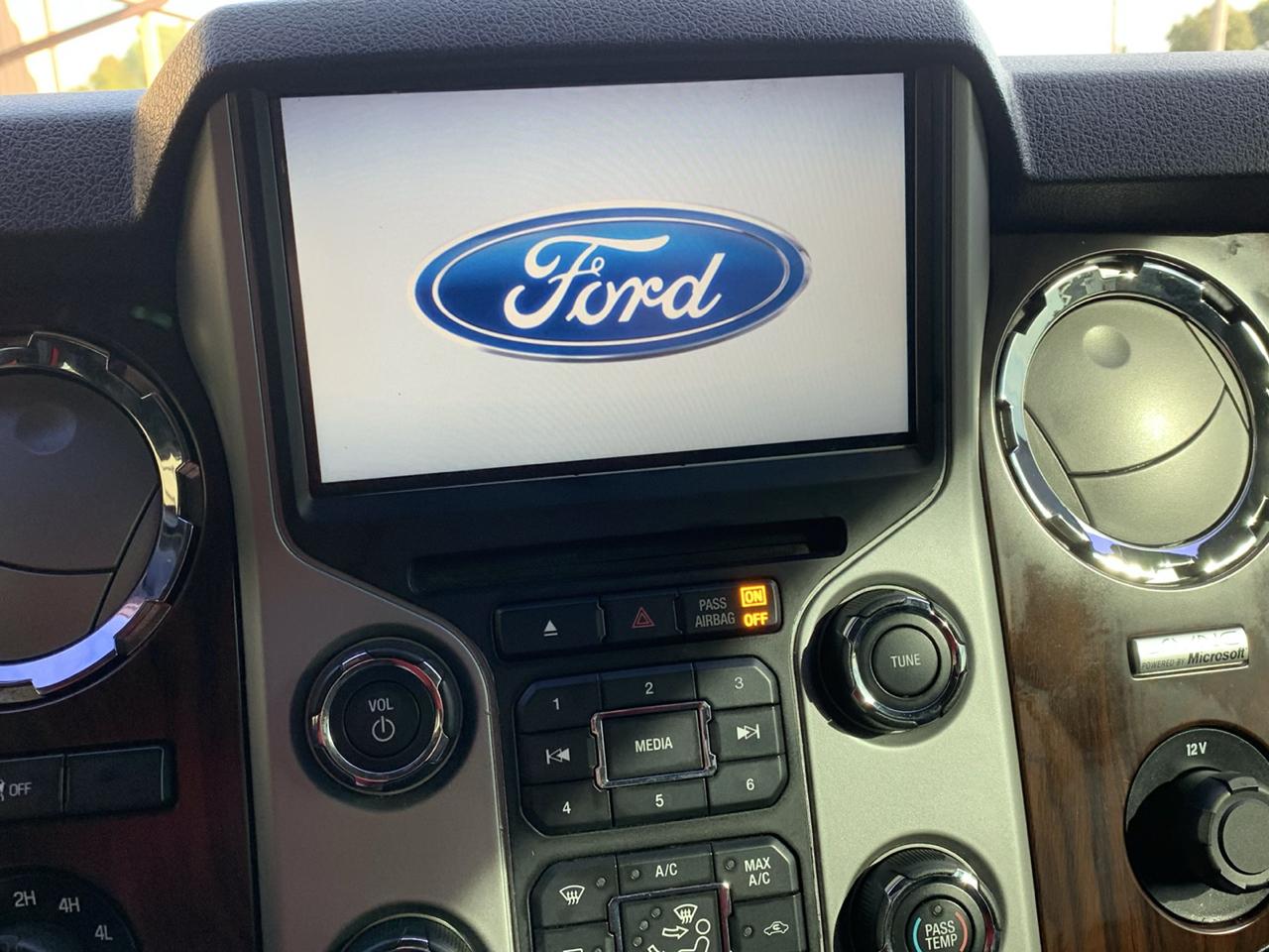 Ford Super Duty F-250 SRW 4WD SuperCab 142" Lariat 2014