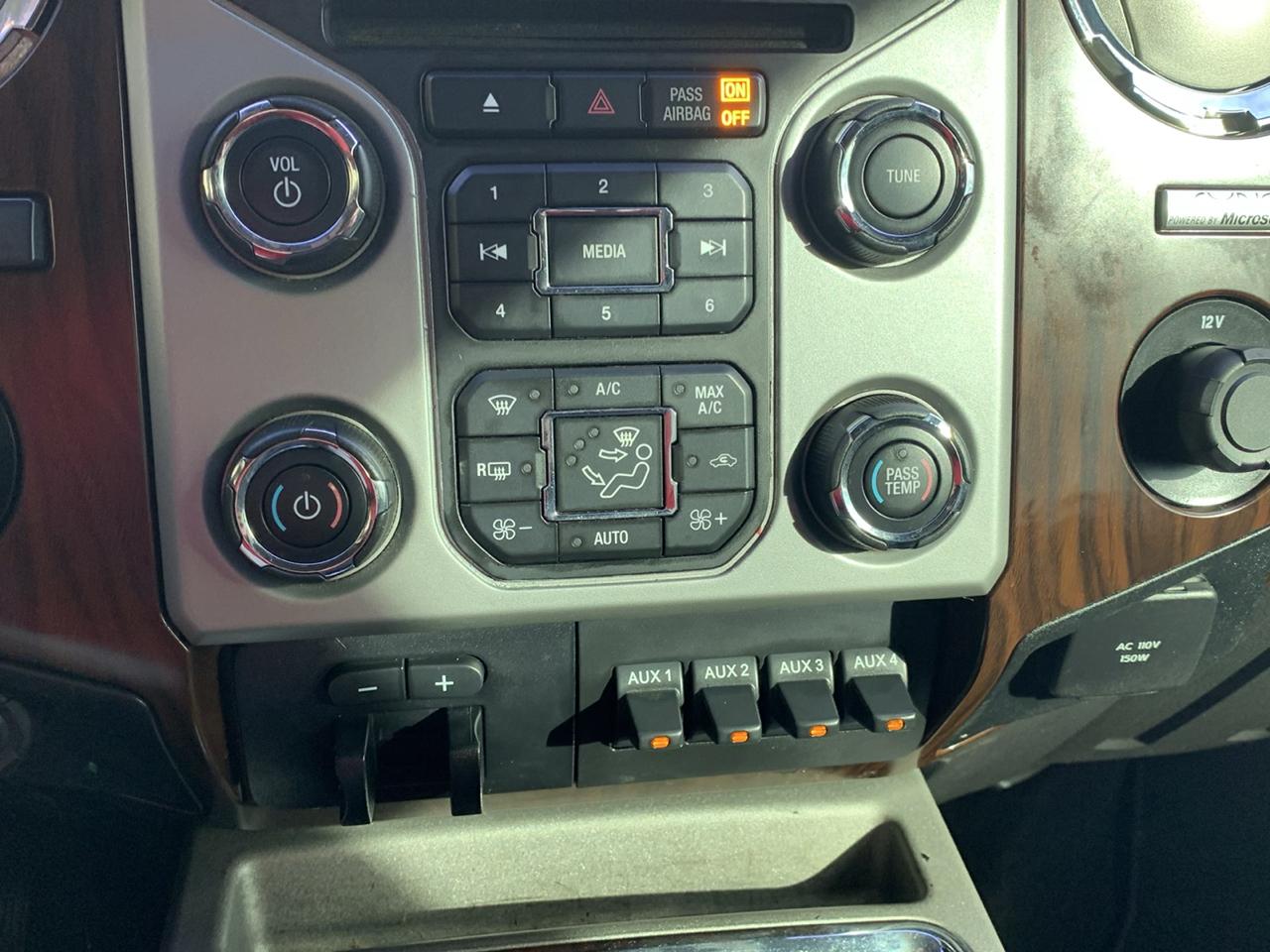 Ford Super Duty F-250 SRW 4WD SuperCab 142" Lariat 2014