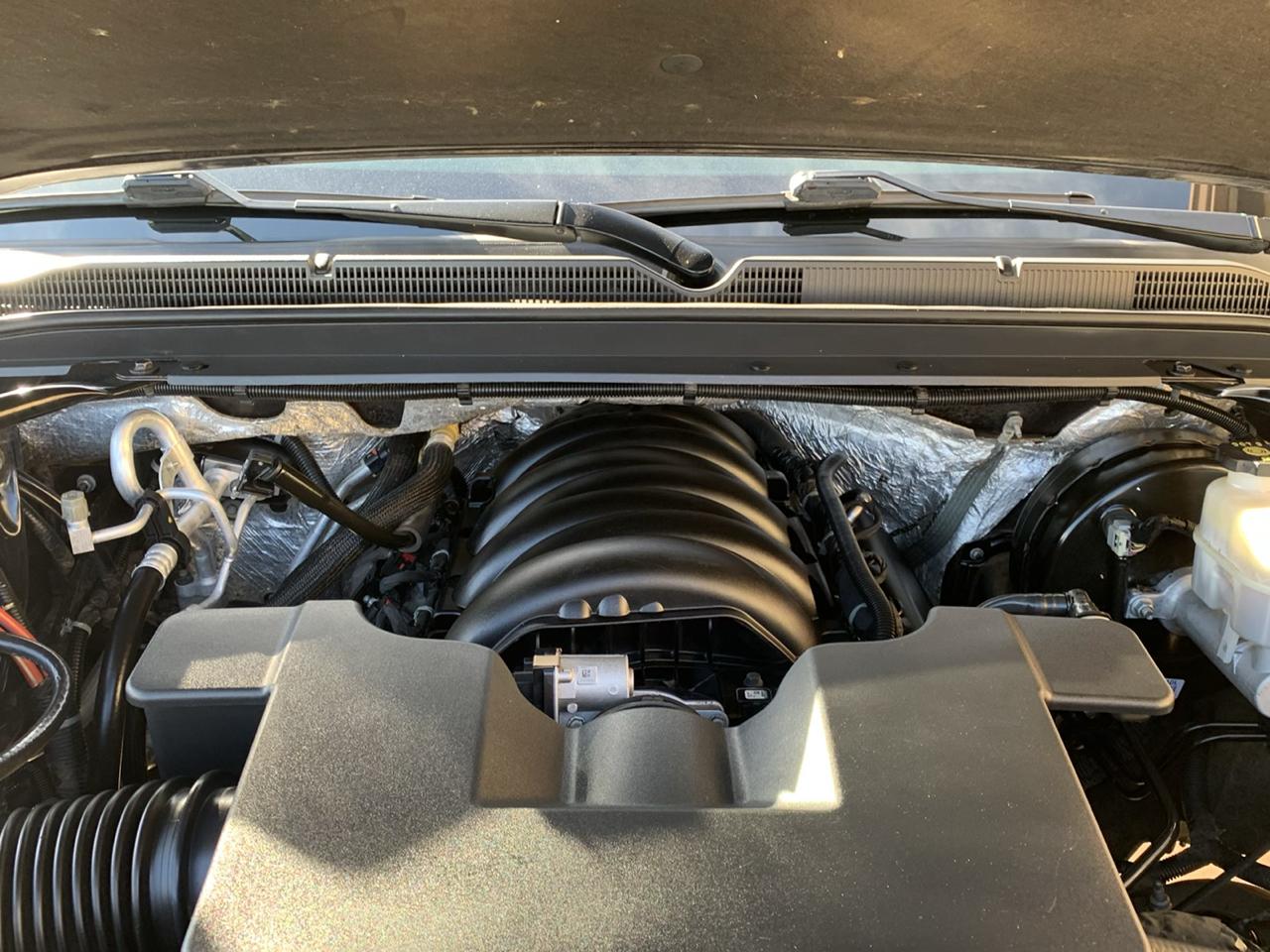 Chevrolet Suburban 4WD 4dr 1500 LT 2017