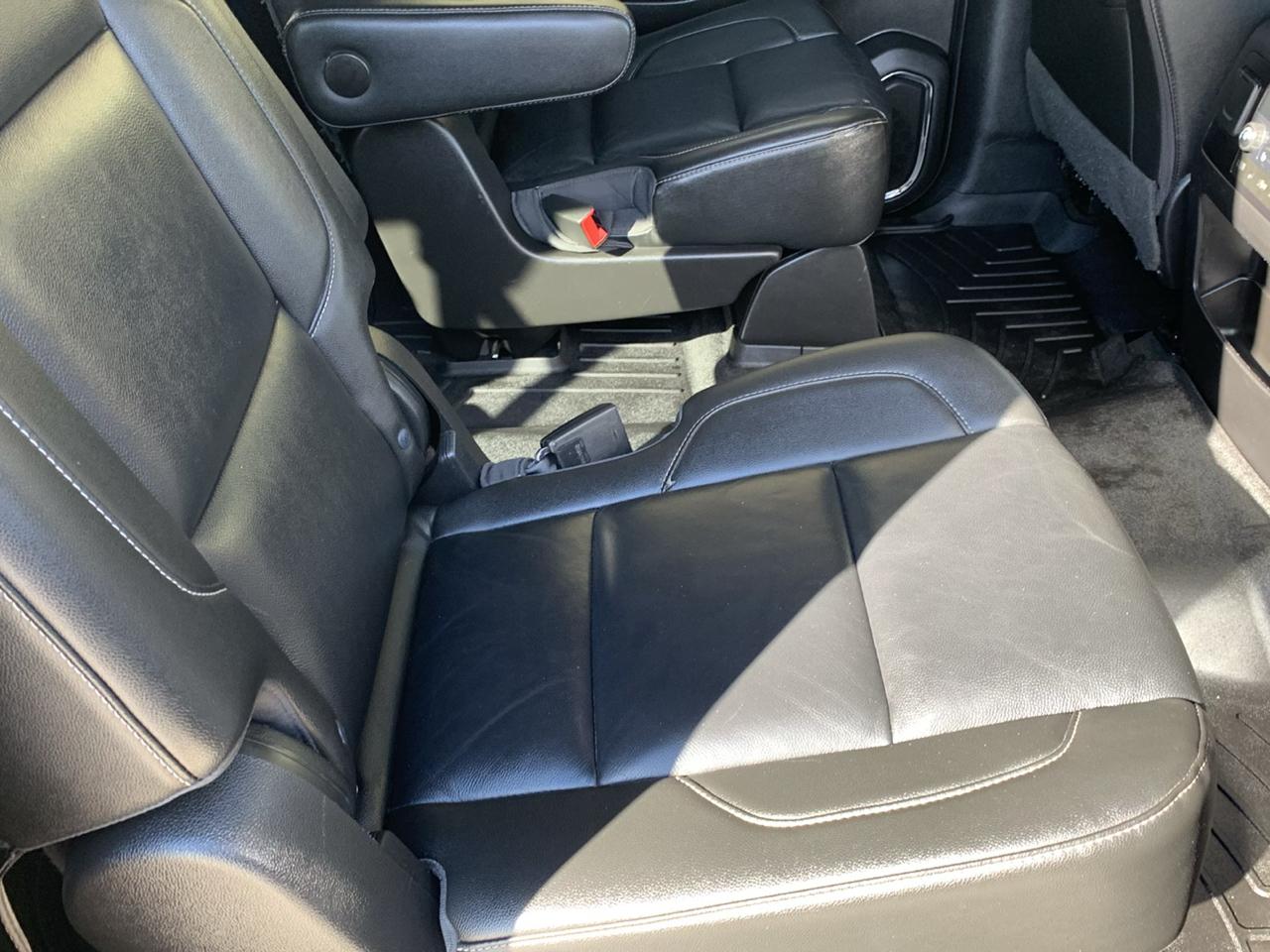 Chevrolet Suburban 4WD 4dr 1500 LT 2017