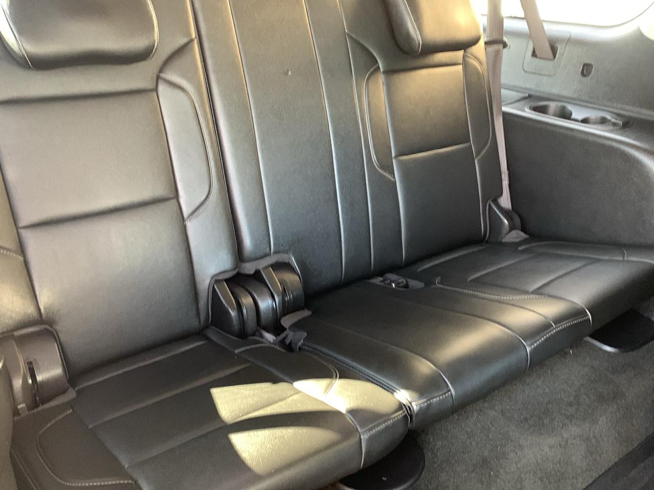Chevrolet Suburban 4WD 4dr 1500 LT 2017