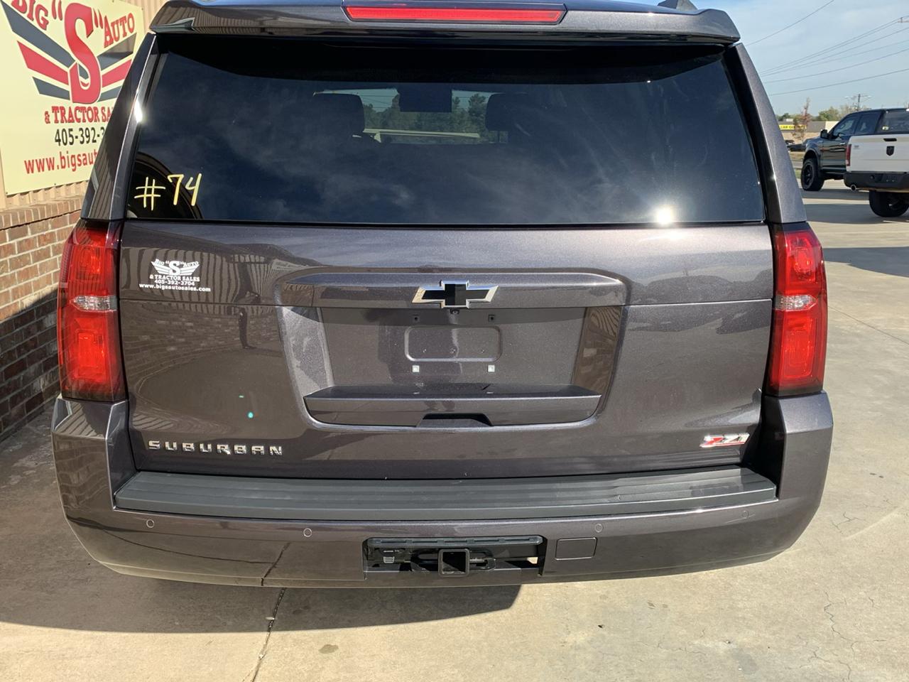 Chevrolet Suburban 4WD 4dr 1500 LT 2017