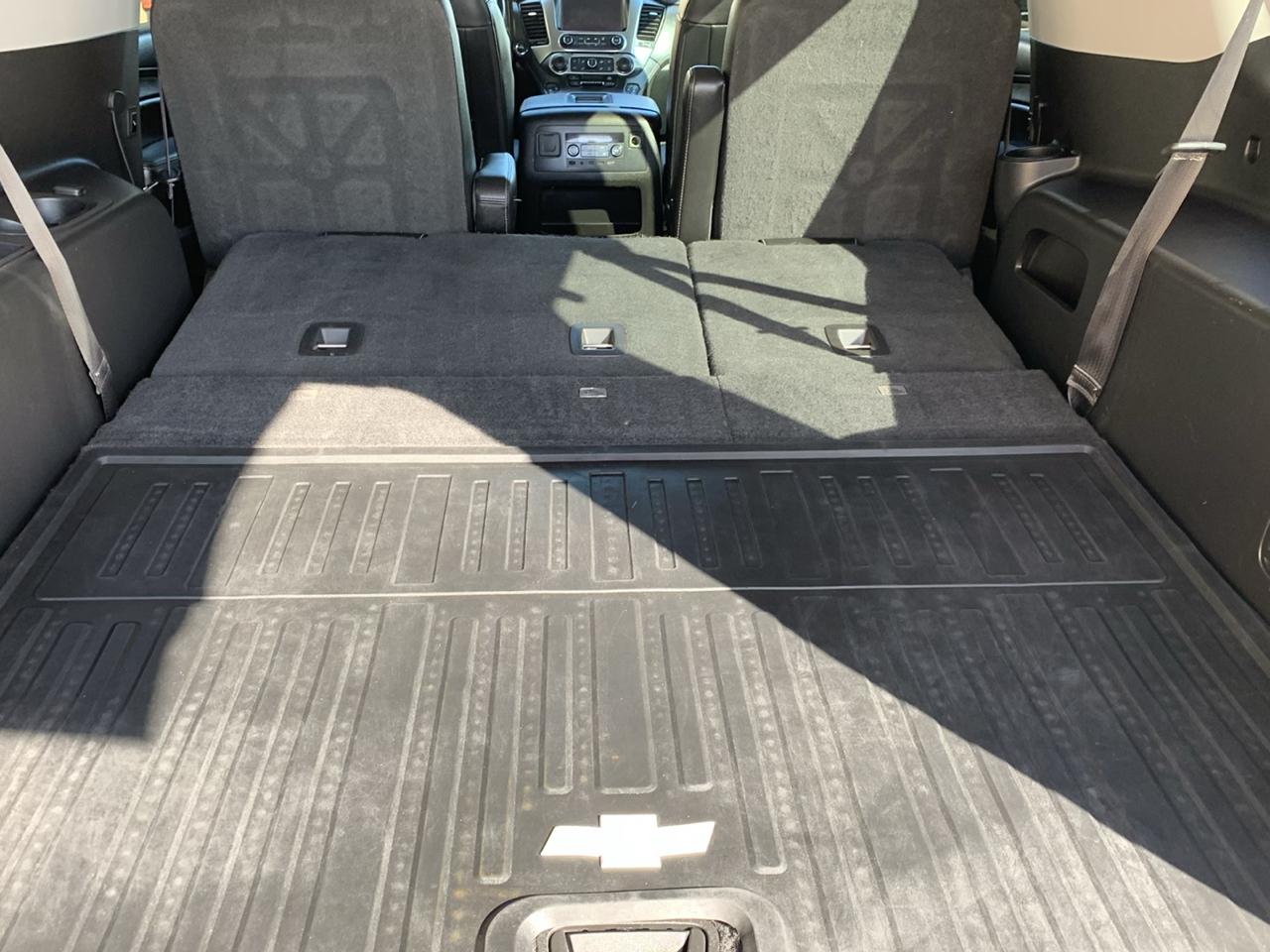 Chevrolet Suburban 4WD 4dr 1500 LT 2017