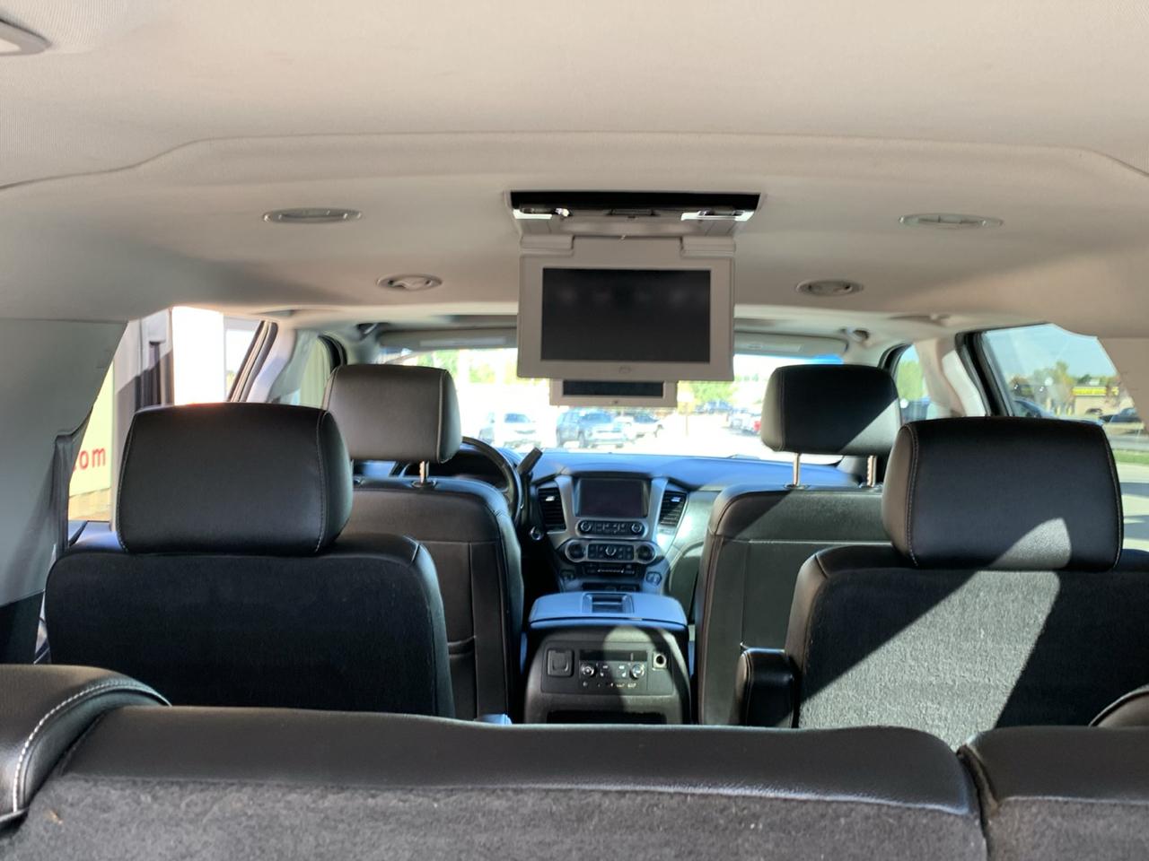 Chevrolet Suburban 4WD 4dr 1500 LT 2017