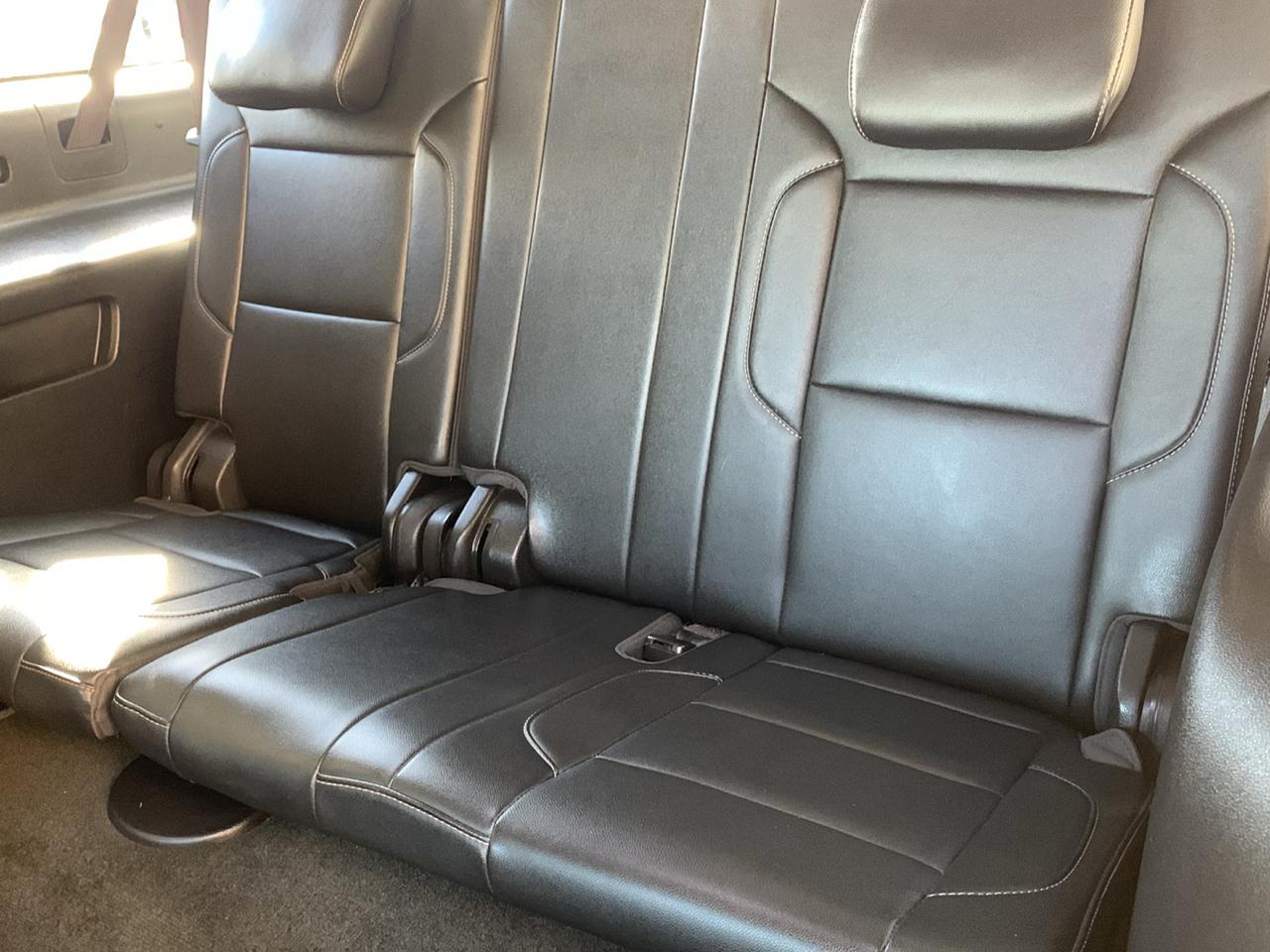 Chevrolet Suburban 4WD 4dr 1500 LT 2017
