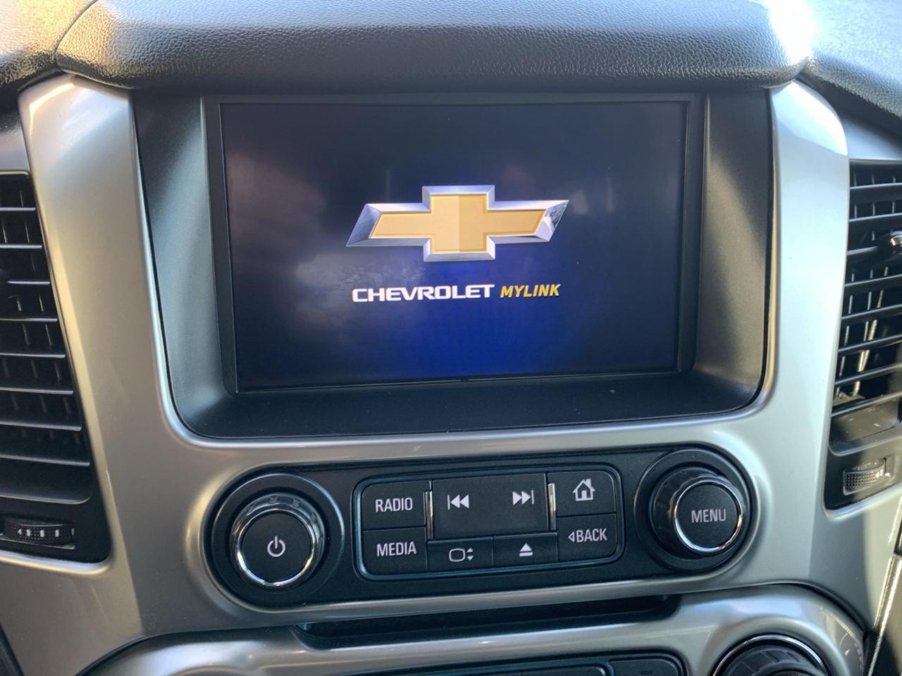 Chevrolet Suburban 4WD 4dr 1500 LT 2017