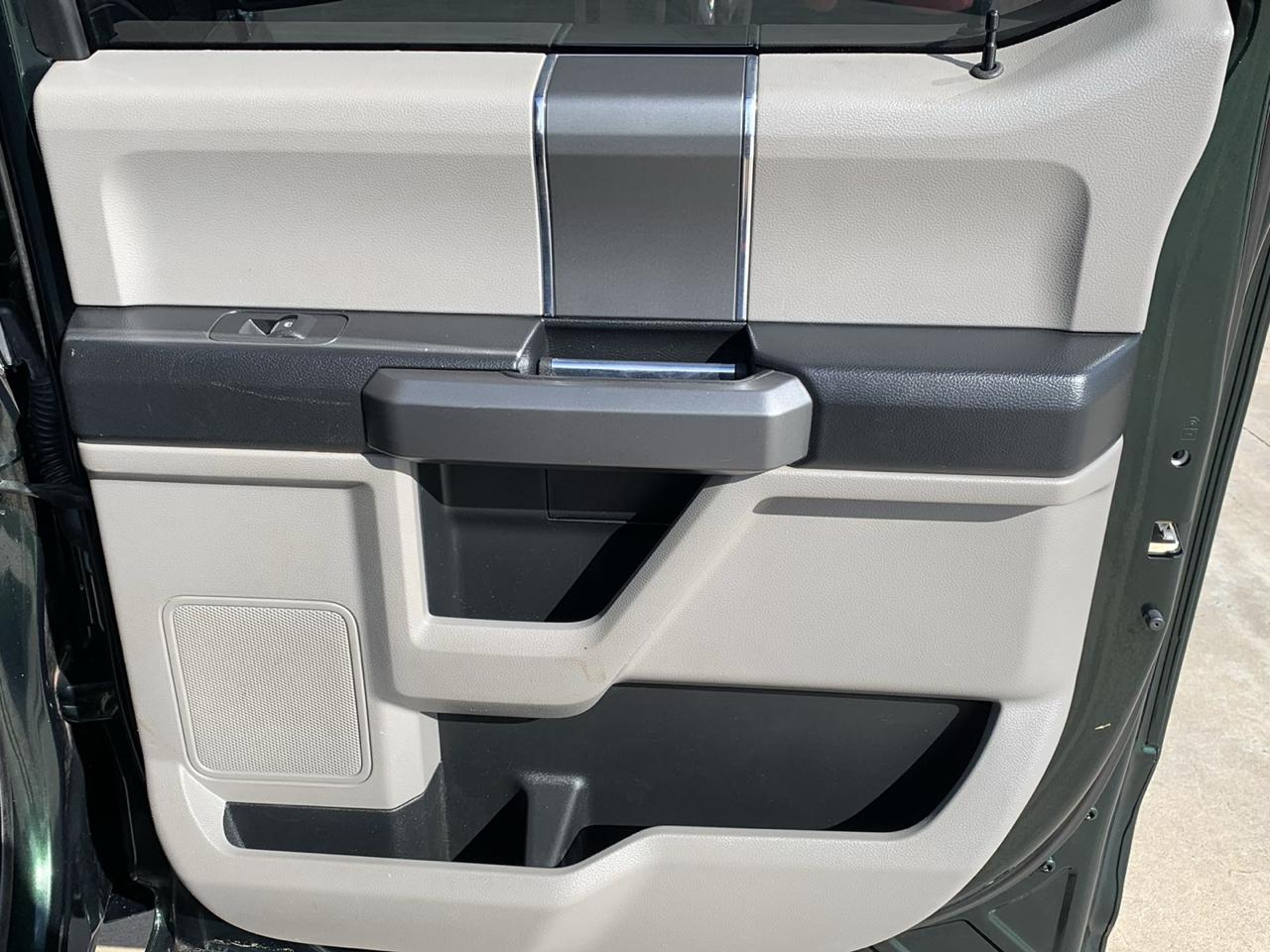 Ford F-150 2WD SuperCrew 139" XLT 2016