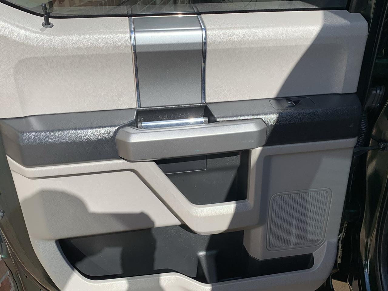 Ford F-150 2WD SuperCrew 139" XLT 2016