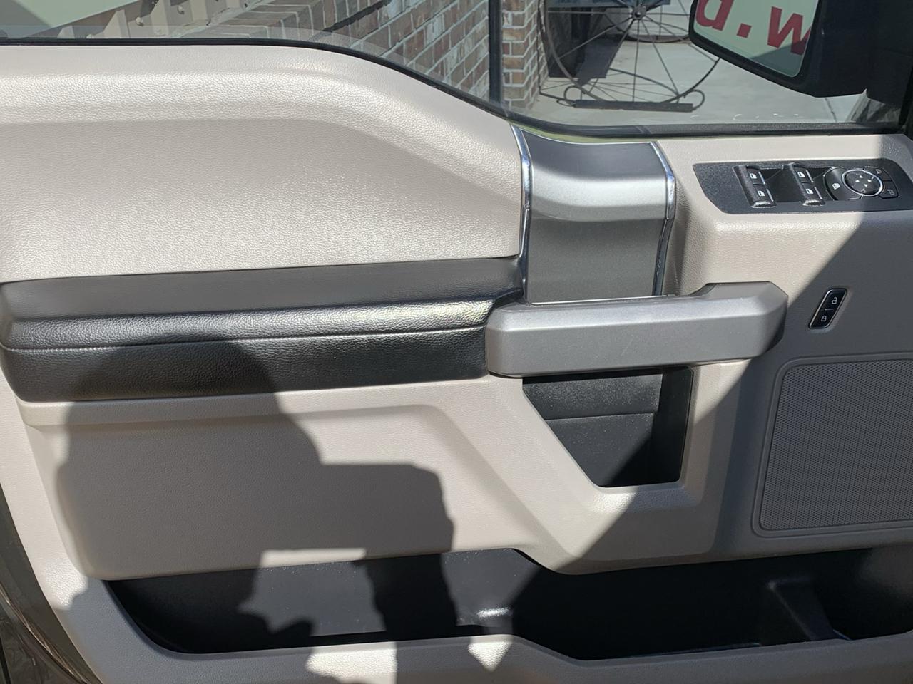 Ford F-150 2WD SuperCrew 139" XLT 2016