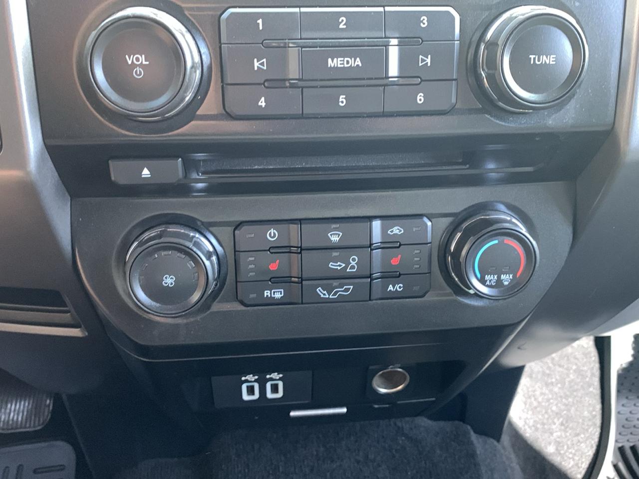 Ford F-150 2WD SuperCrew 139" XLT 2016