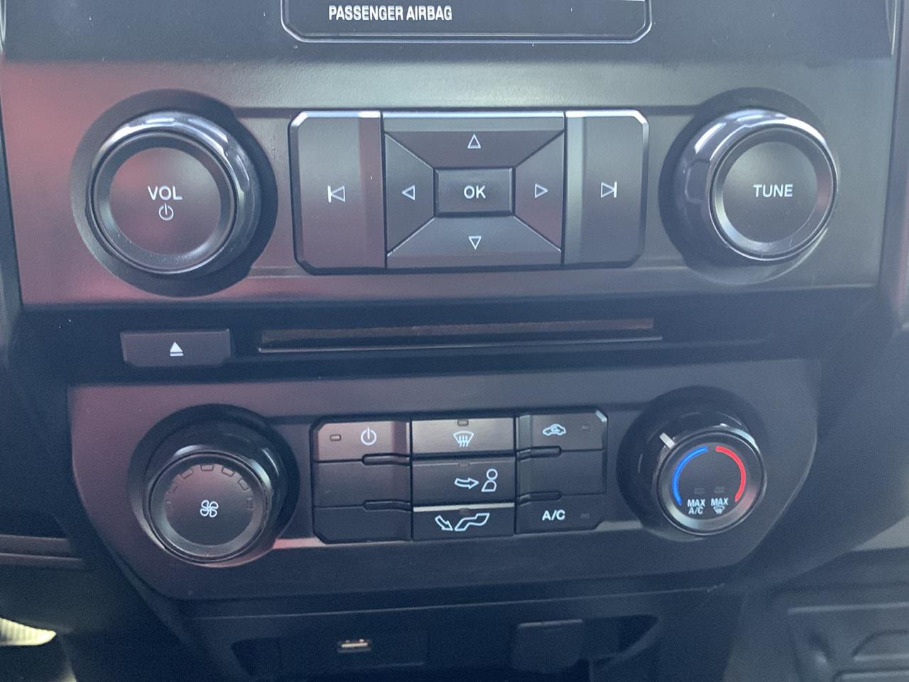 Ford F-150 2WD Reg Cab 141" XL 2016