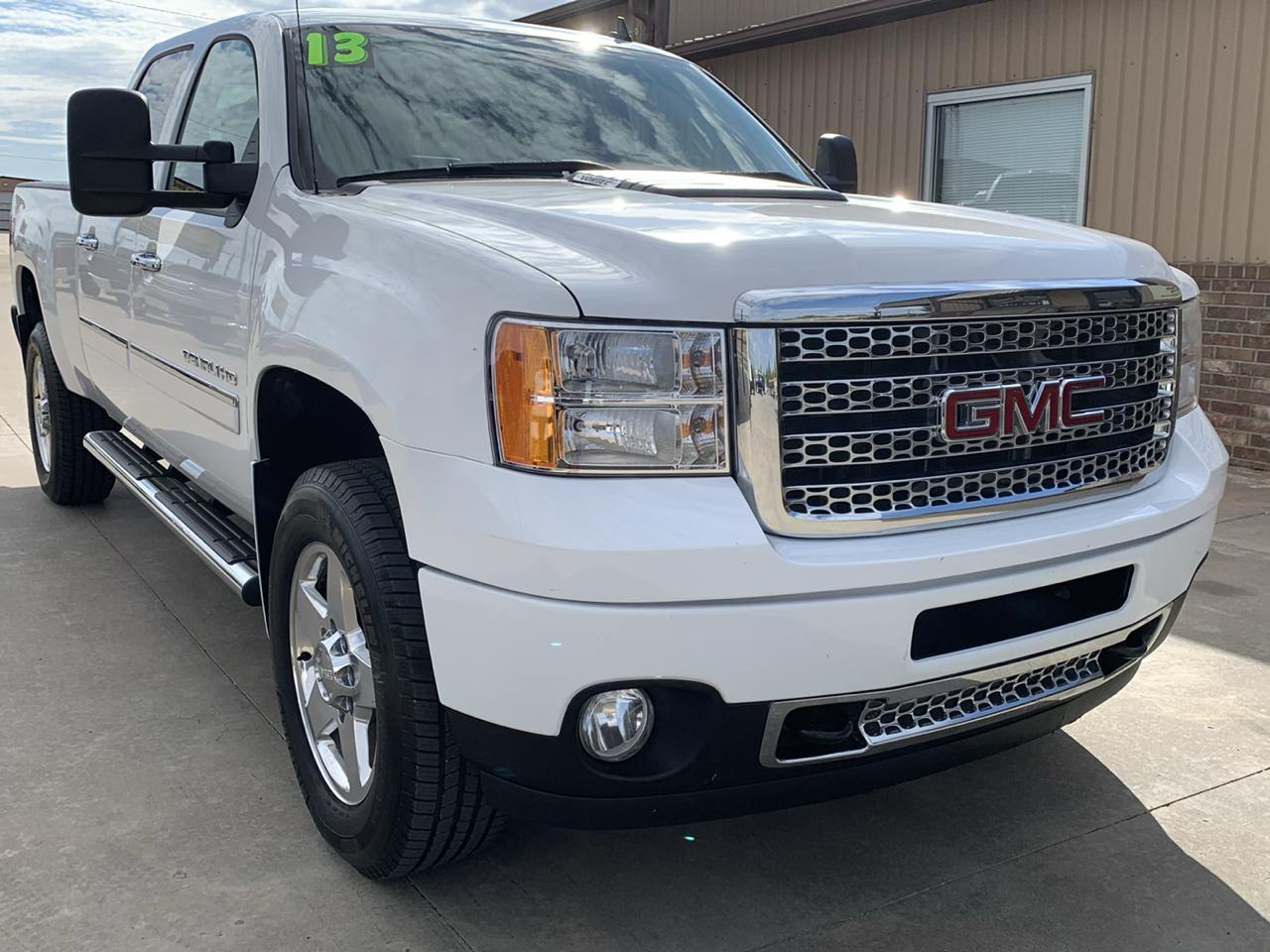 GMC Sierra 2500HD 4WD Crew Cab 153.7" Denali 2013