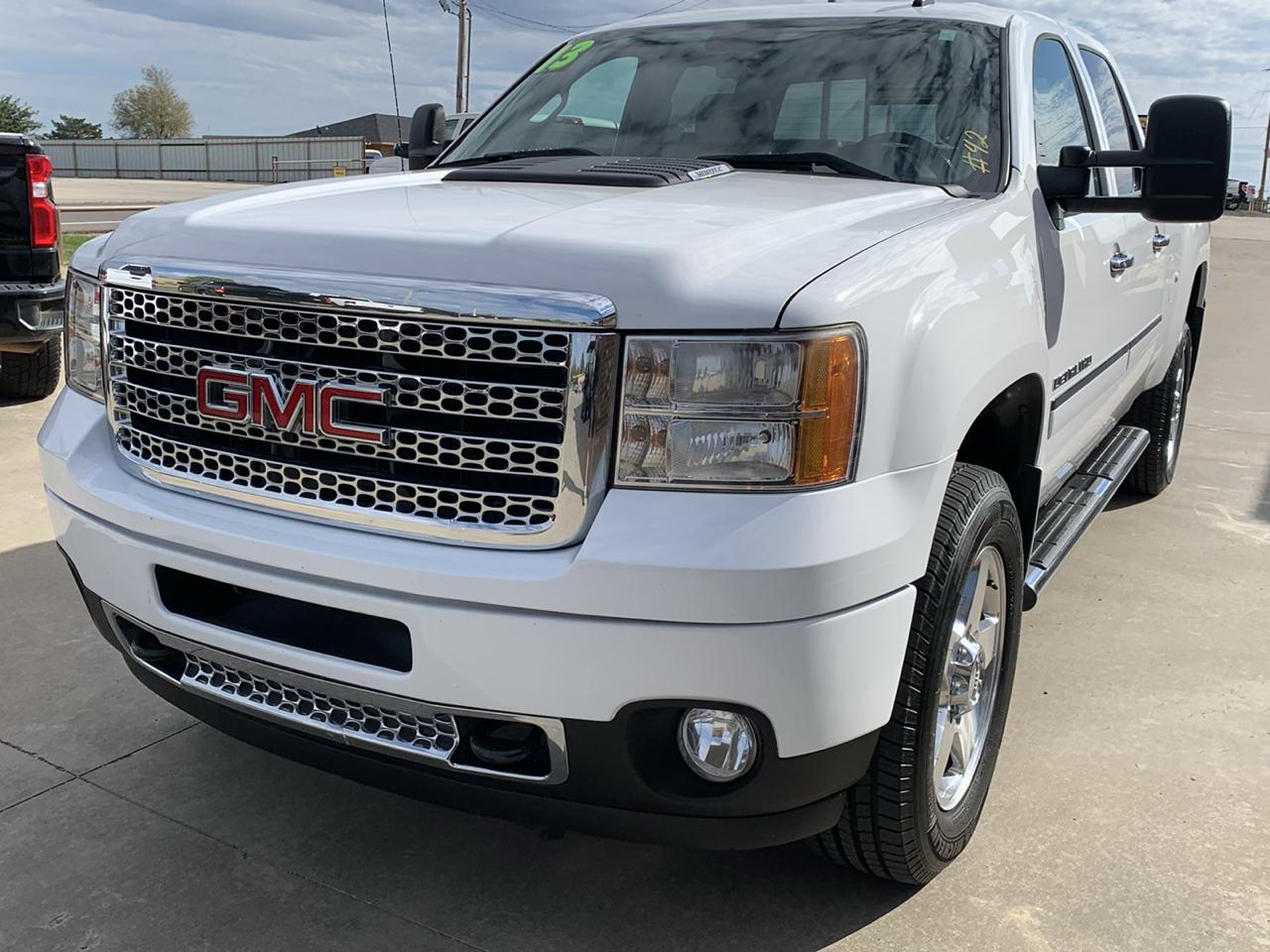 GMC Sierra 2500HD 4WD Crew Cab 153.7" Denali 2013