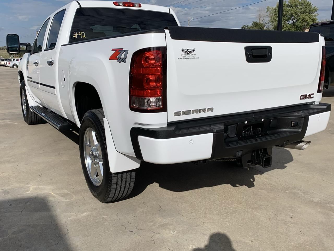 GMC Sierra 2500HD 4WD Crew Cab 153.7" Denali 2013