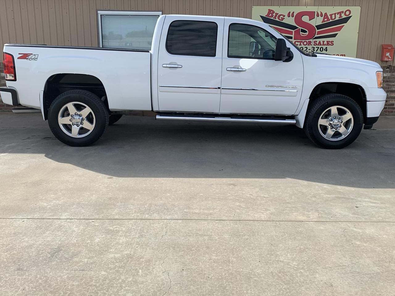 GMC Sierra 2500HD 4WD Crew Cab 153.7" Denali 2013