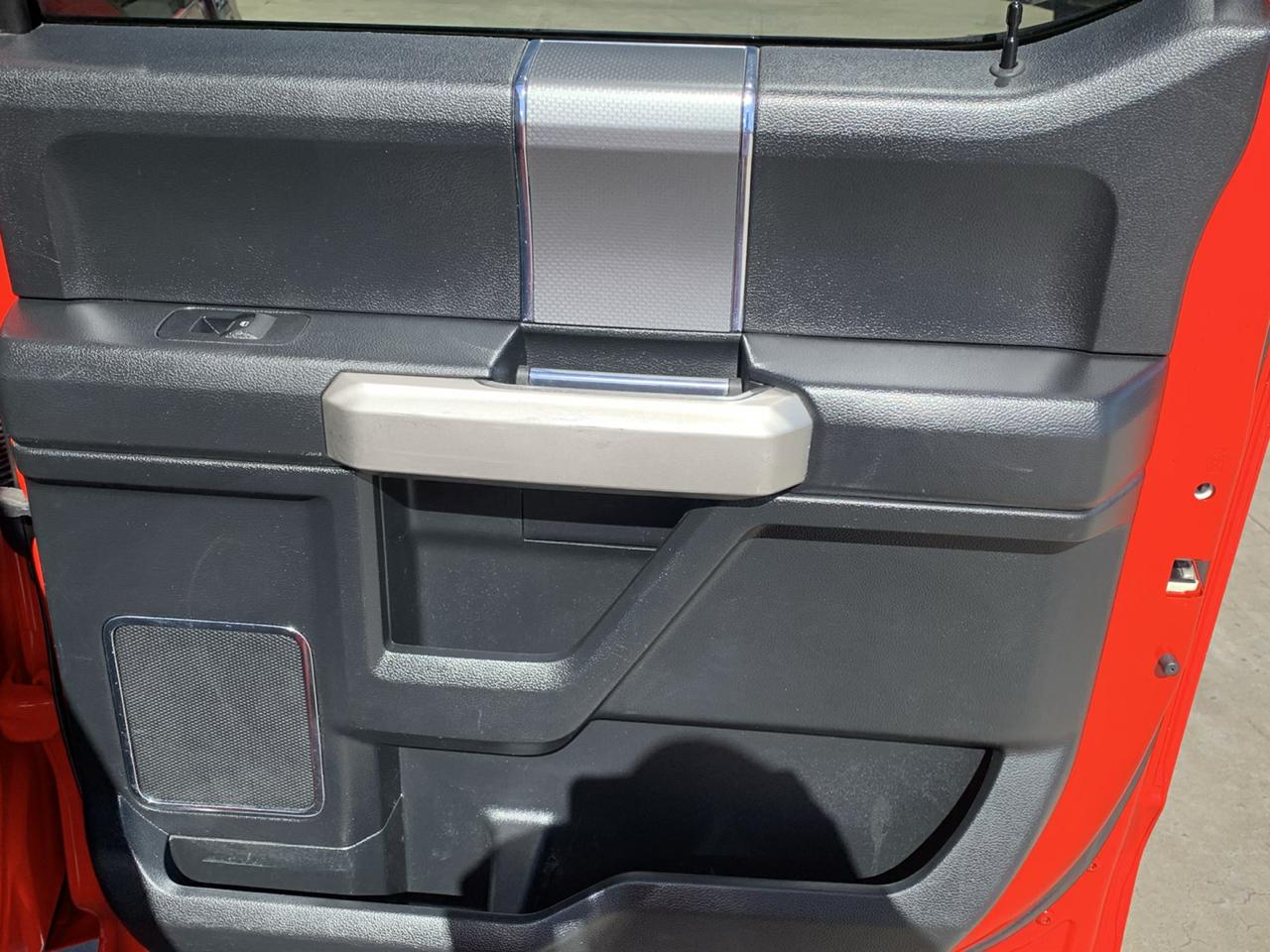 Ford F-150 4WD SuperCrew 139" Lariat 2015