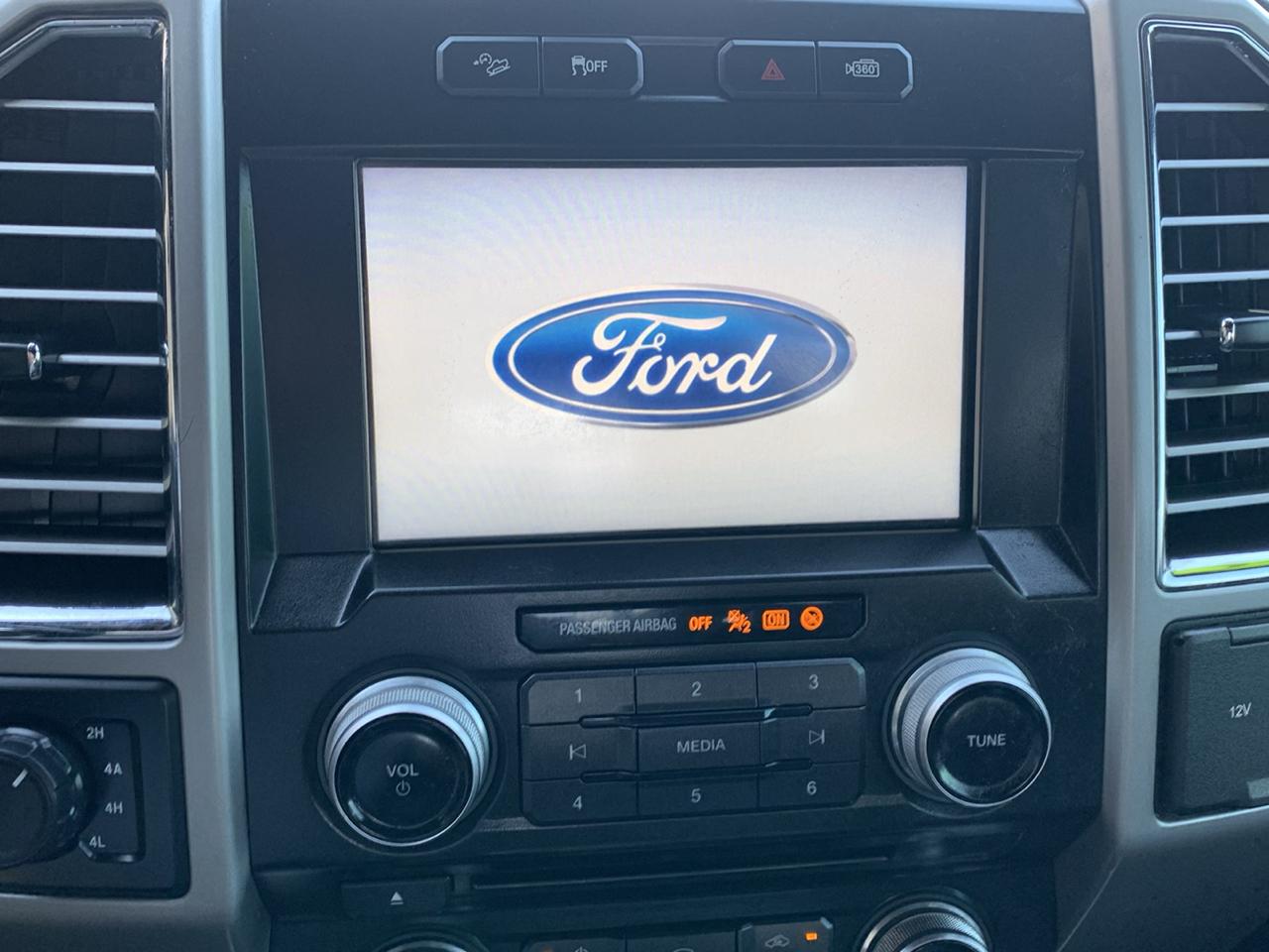 Ford F-150 4WD SuperCrew 139" Lariat 2015