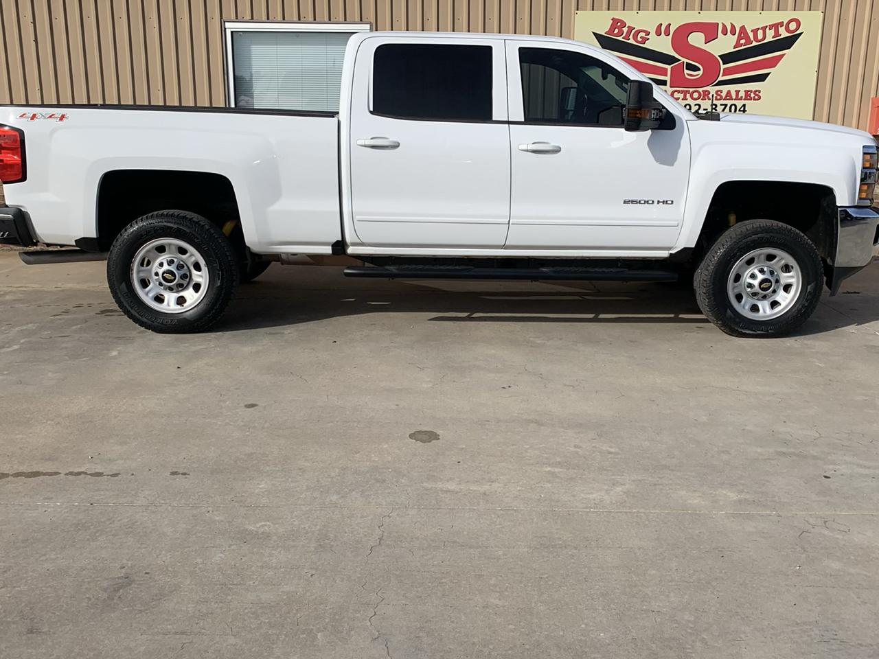 Chevrolet Silverado 2500HD 4WD Crew Cab 153.7" LT 2017