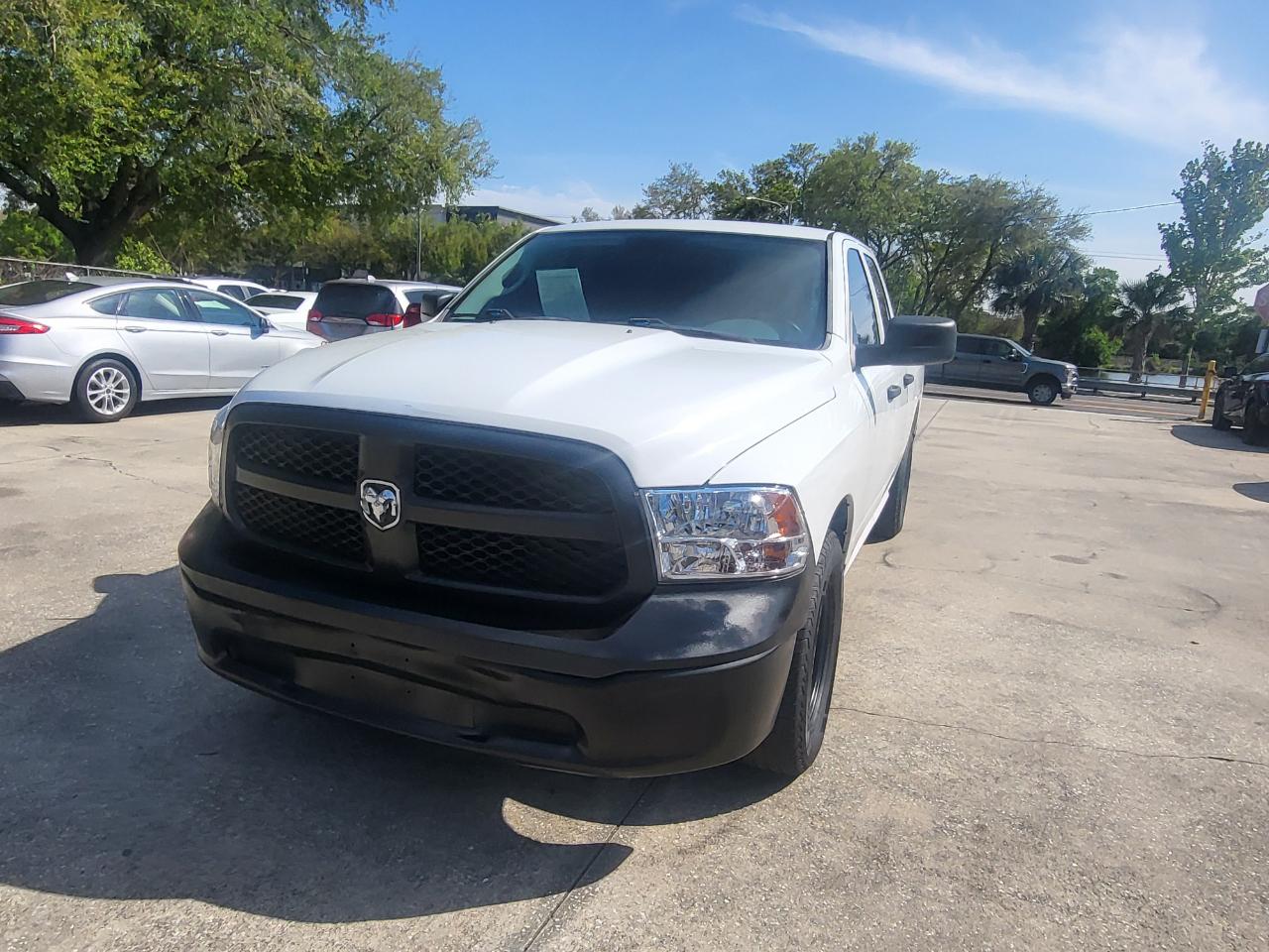 RAM 1500 Tradesman Quad Cab 2WD 2017