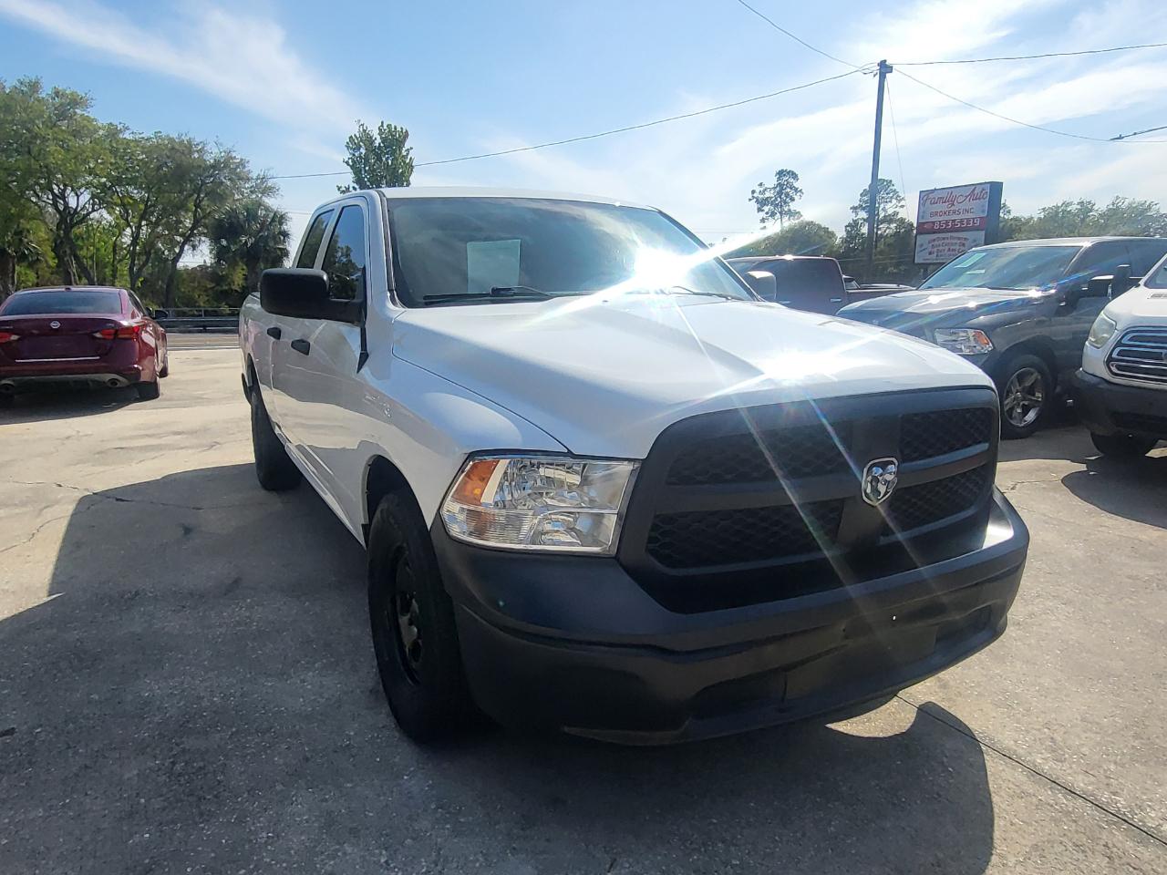 RAM 1500 Tradesman Quad Cab 2WD 2017