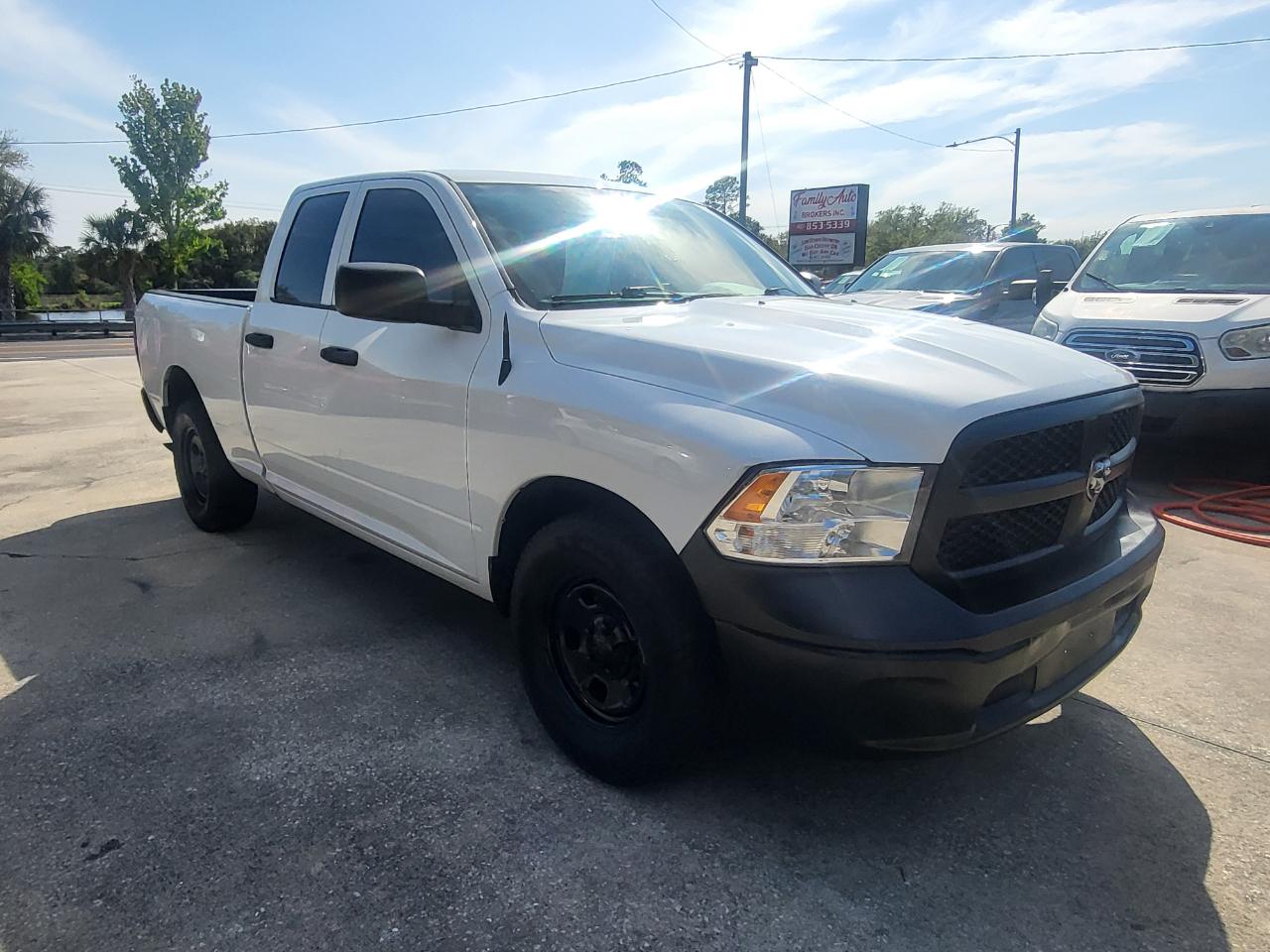 RAM 1500 Tradesman Quad Cab 2WD 2017