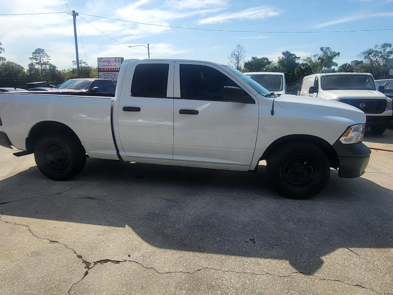 RAM 1500 Tradesman Quad Cab 2WD 2017