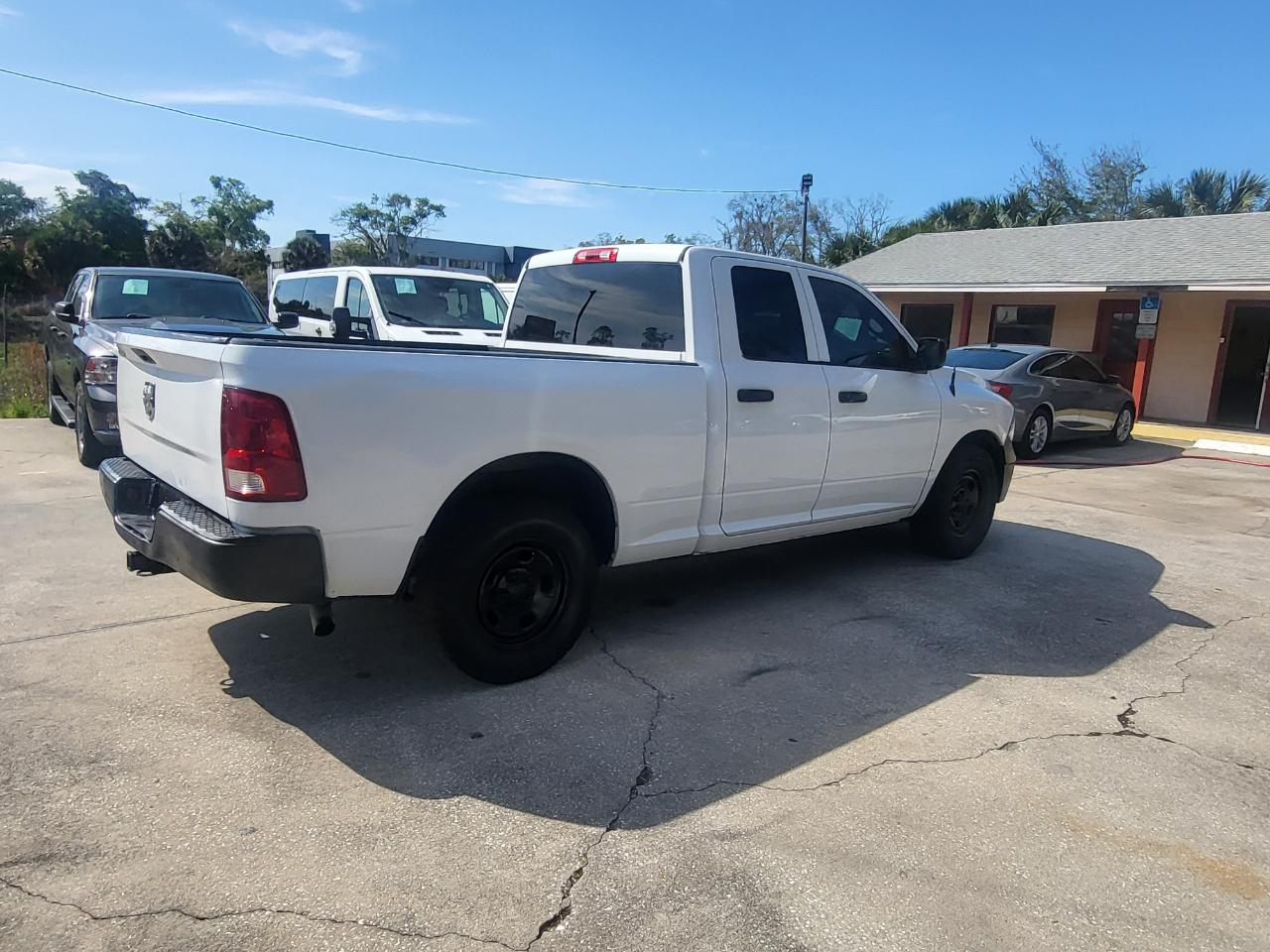 RAM 1500 Tradesman Quad Cab 2WD 2017