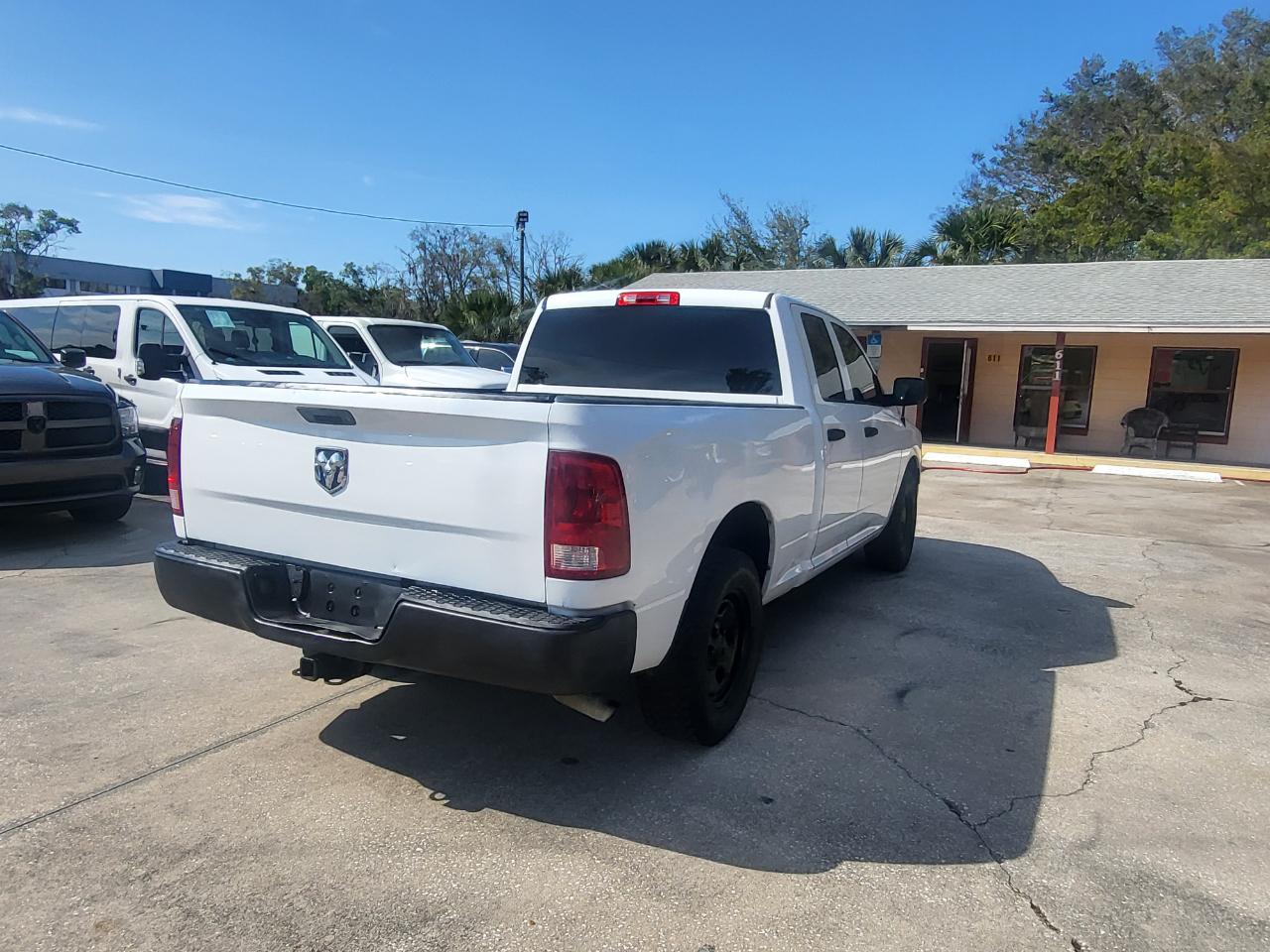 RAM 1500 Tradesman Quad Cab 2WD 2017