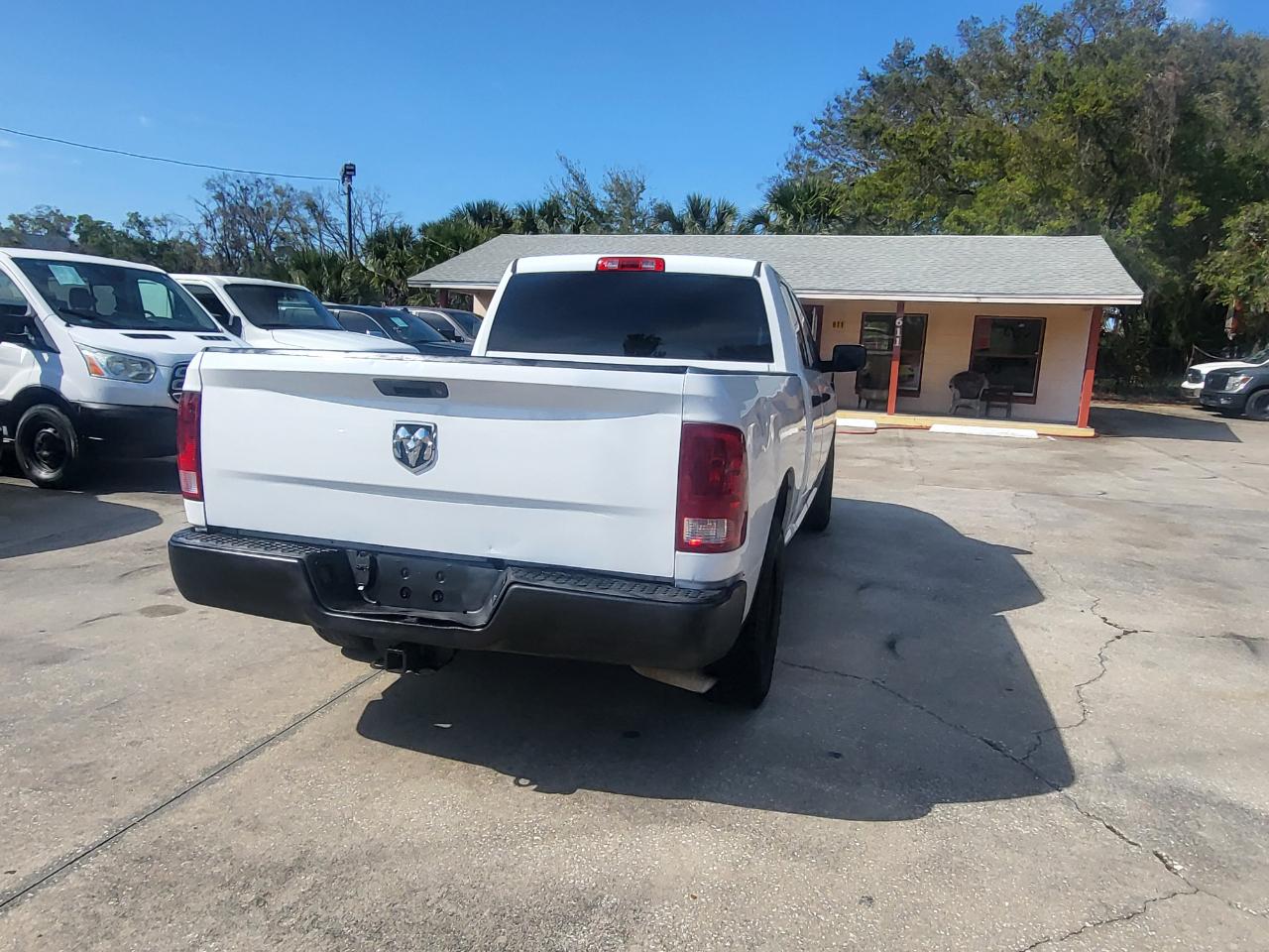 RAM 1500 Tradesman Quad Cab 2WD 2017