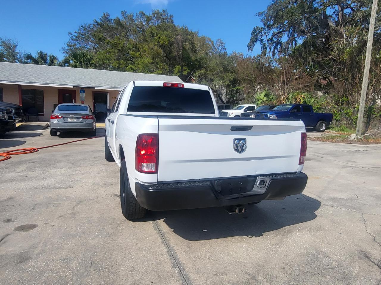 RAM 1500 Tradesman Quad Cab 2WD 2017