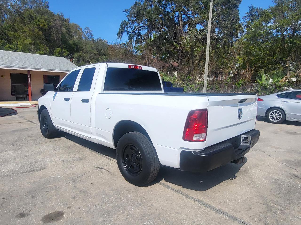 RAM 1500 Tradesman Quad Cab 2WD 2017