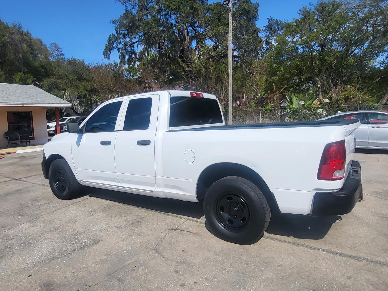 RAM 1500 Tradesman Quad Cab 2WD 2017