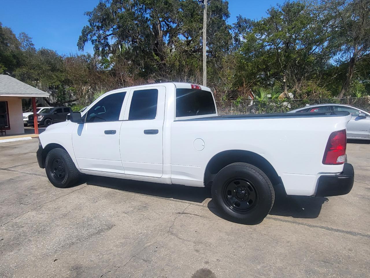 RAM 1500 Tradesman Quad Cab 2WD 2017