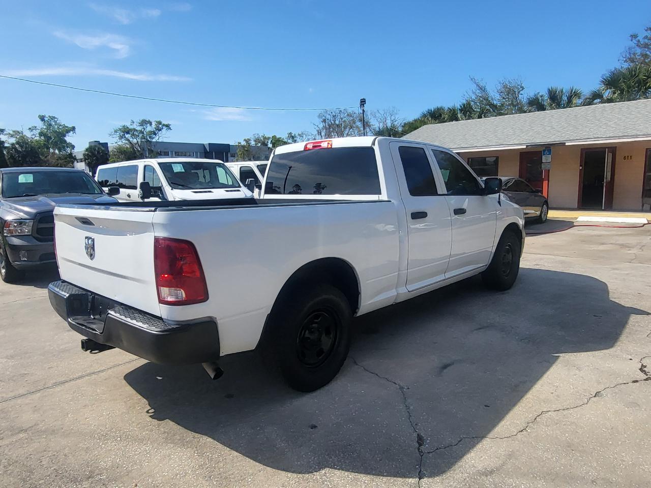 RAM 1500 Tradesman Quad Cab 2WD 2017