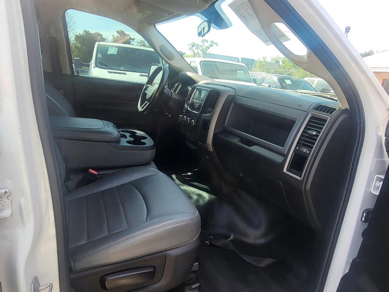RAM 1500 Tradesman Quad Cab 2WD 2017