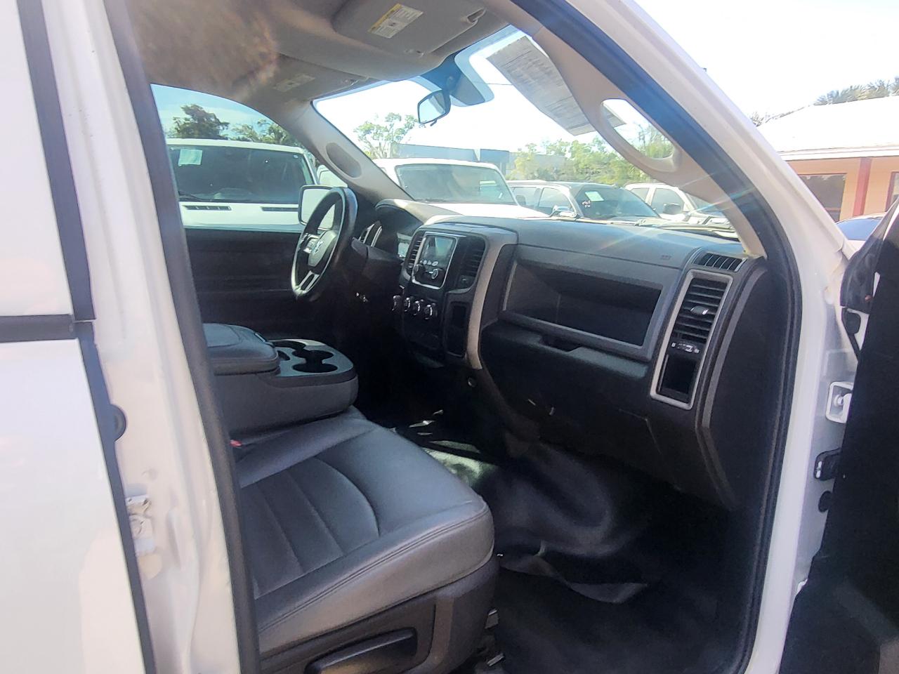 RAM 1500 Tradesman Quad Cab 2WD 2017