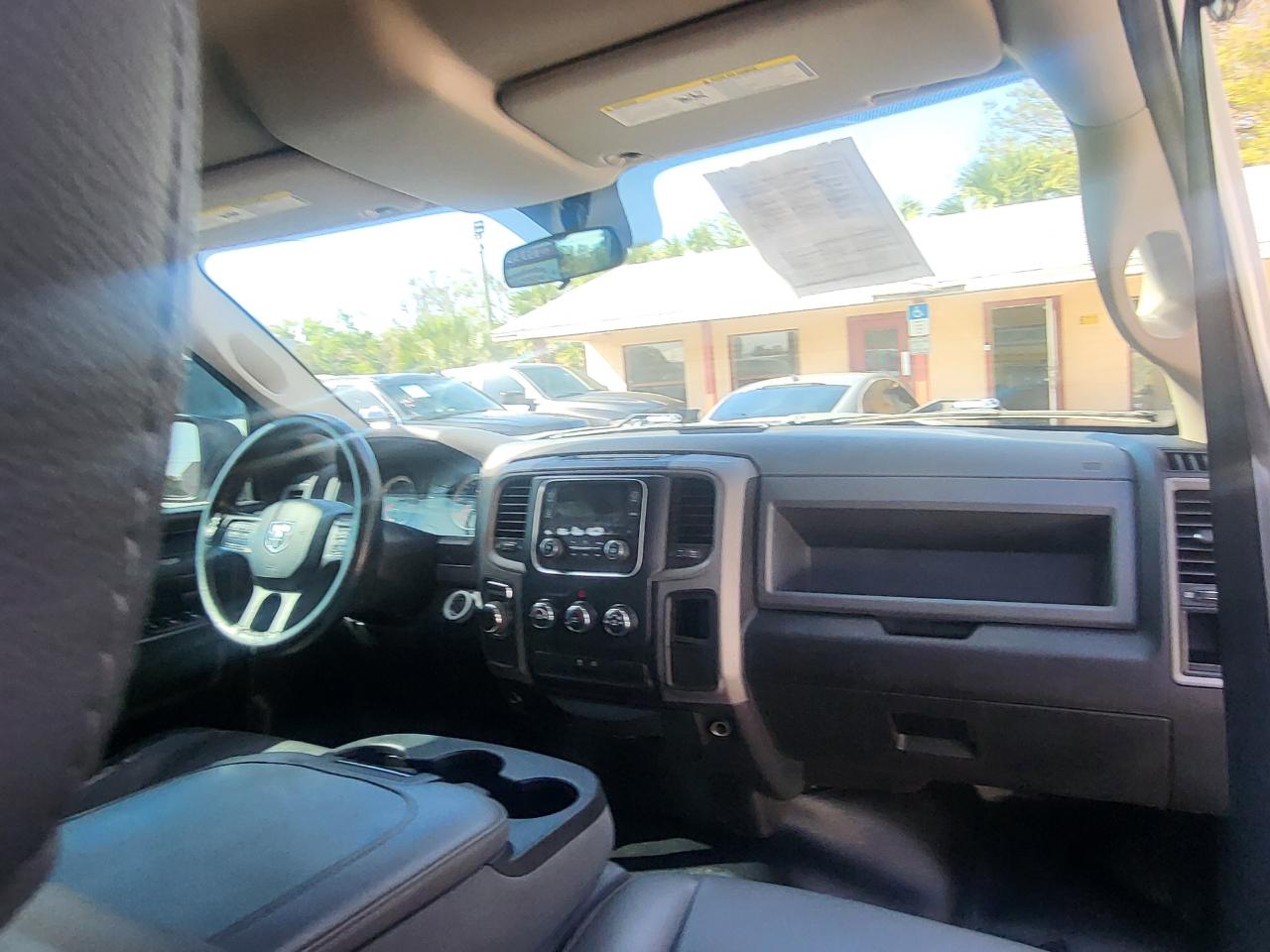 RAM 1500 Tradesman Quad Cab 2WD 2017