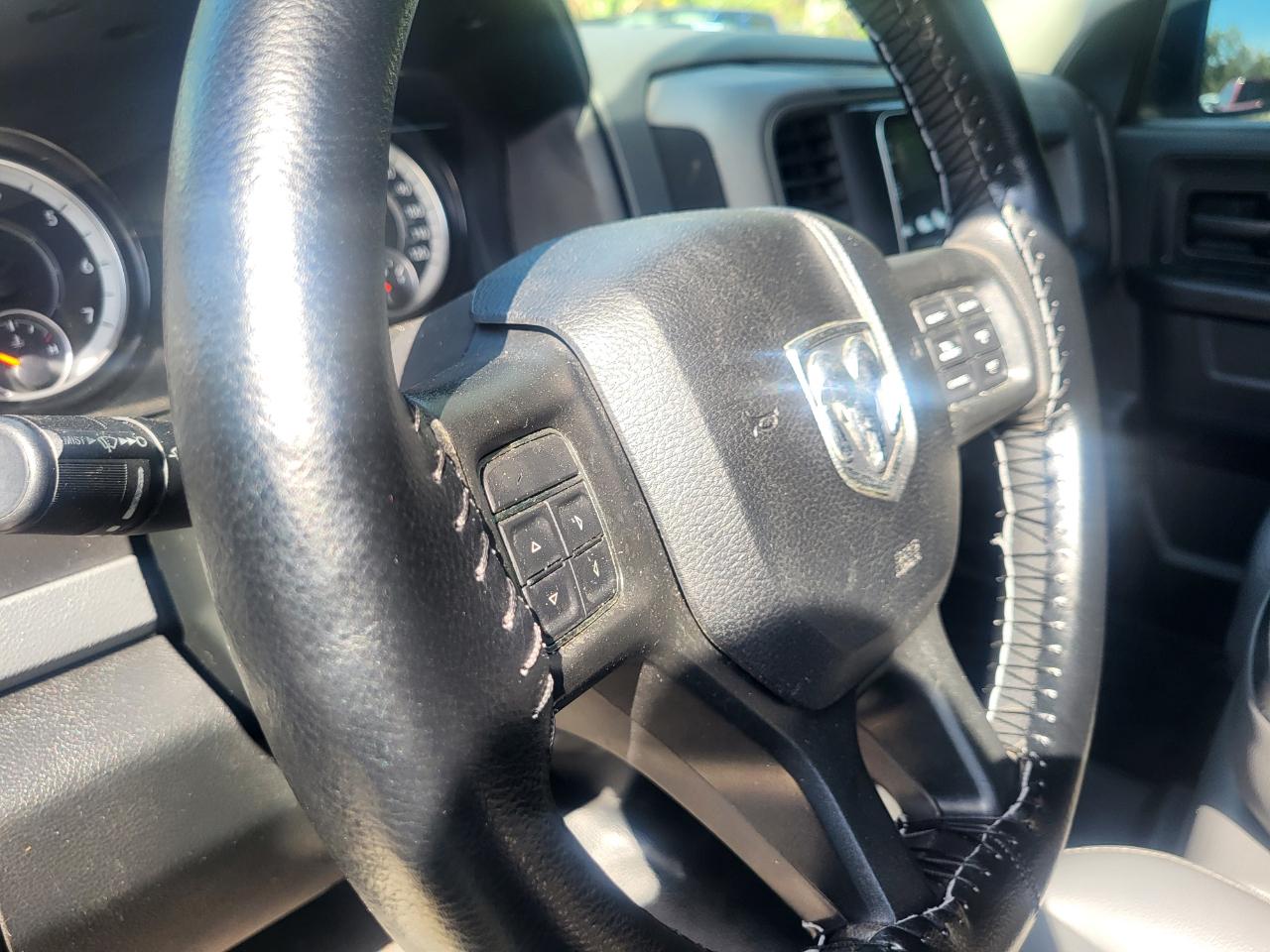 RAM 1500 Tradesman Quad Cab 2WD 2017