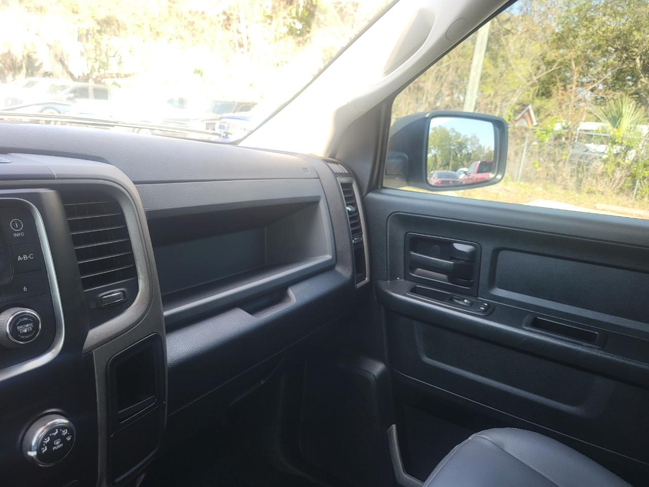 RAM 1500 Tradesman Quad Cab 2WD 2017