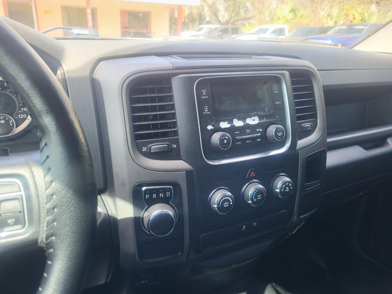RAM 1500 Tradesman Quad Cab 2WD 2017