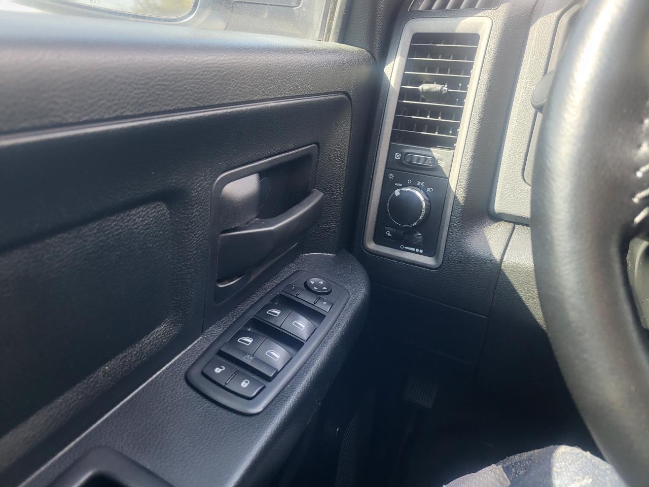 RAM 1500 Tradesman Quad Cab 2WD 2017
